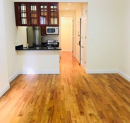 3rd image of 360 W 119th St APT 4B