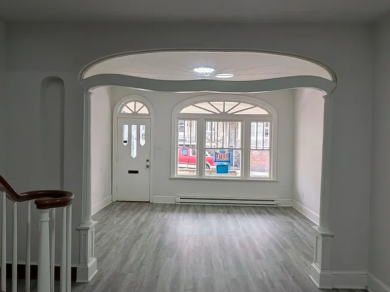 307 W Centre St — Photo 12