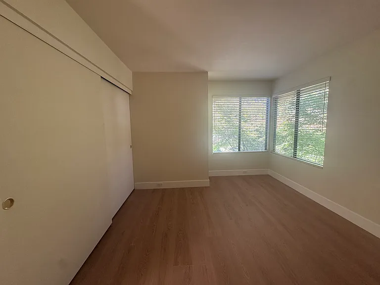 1915 Discovery Village Ln — Photo 24