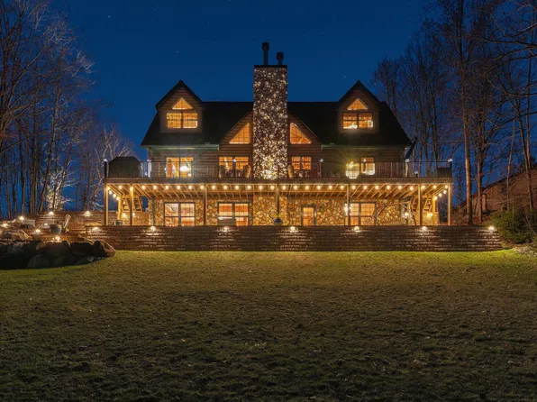 4755 Grand View Dr, Eagle River, WI 54521
