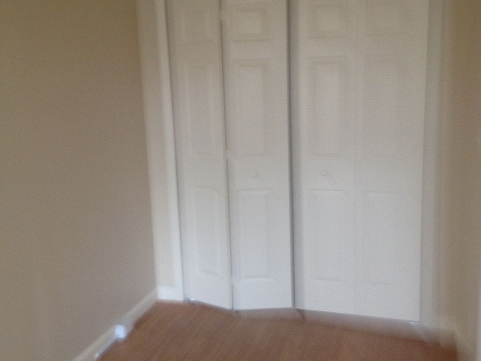 350-A Harris 2nd floor Bedroom_02222016