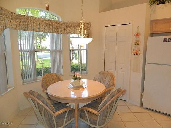 3rd image of 530 Shell Cove Dr
