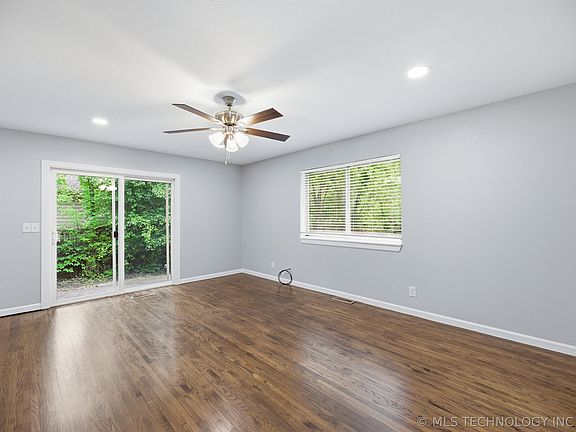 3rd image of 135 W Mill Ave