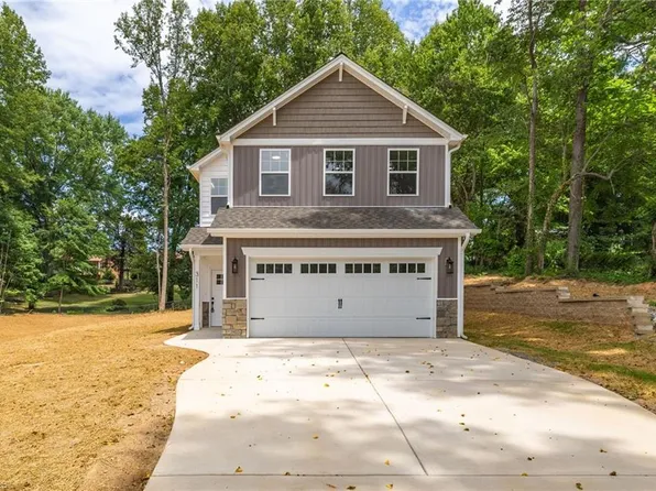 311 Lily Dr, Kernersville, NC 27284