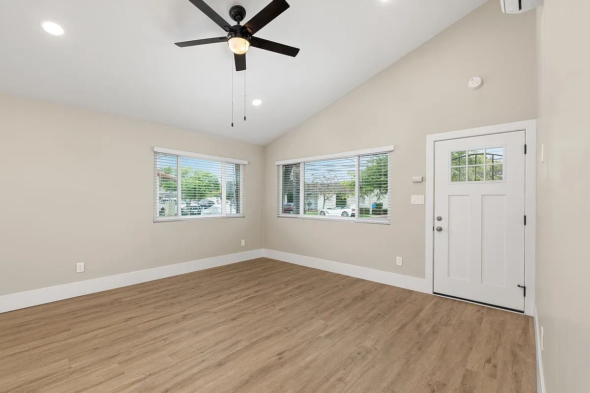 3 bed, $5,995 — Photo 4