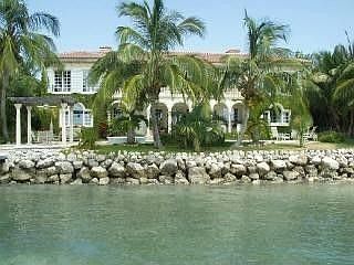 Fantastic Mediterranean water front home