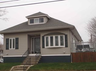 446 Laurel Hill Ave, Cranston, RI 02920