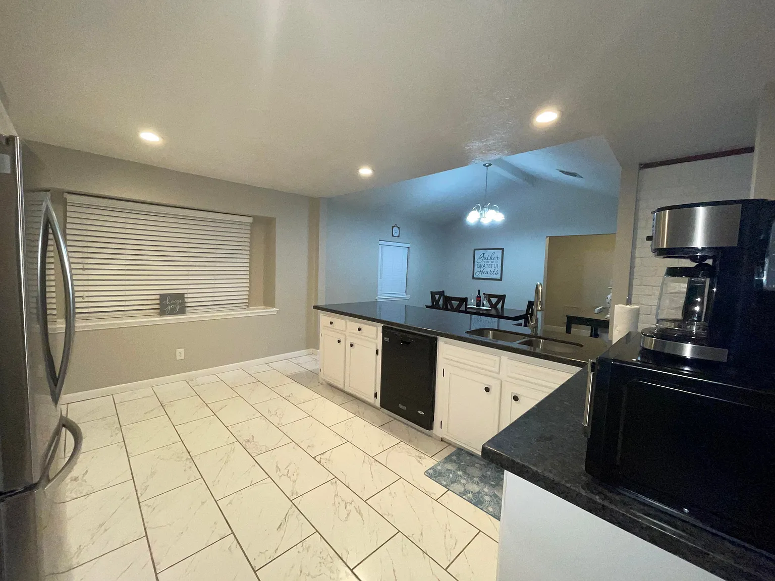 4 bed, 1920 sqft, $3,300 — Photo 4