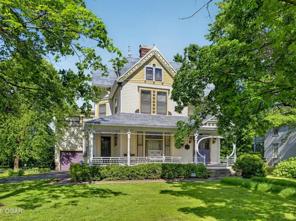 1327 S Main St, Carthage, MO 64836