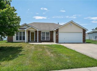 733 Country Ln, Raymore, MO 64083