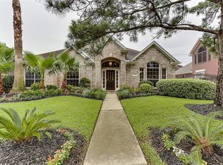 20207 Forest Dr, Spring, TX 77388