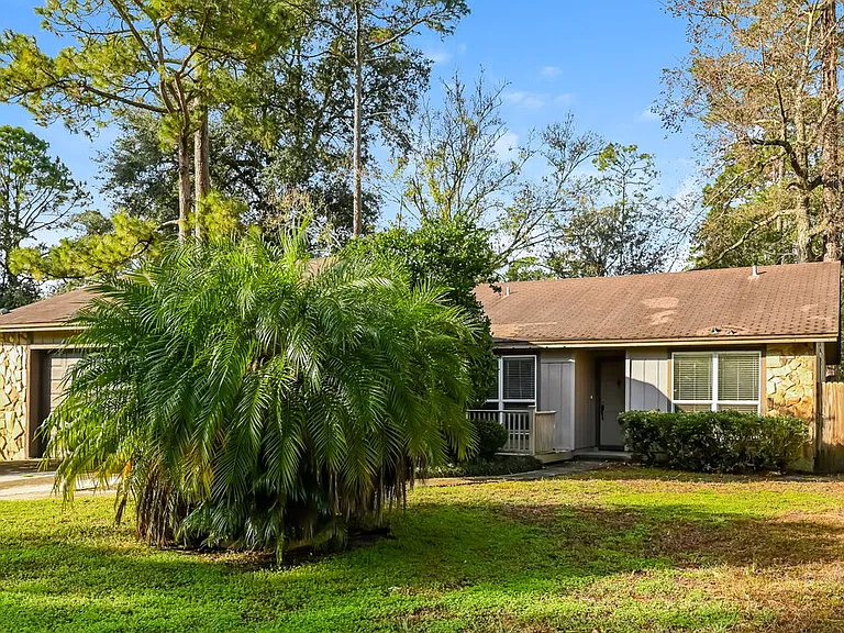 11152 W Cloverhill Cir — Photo 1