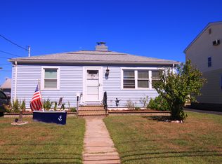 18 Overton St, Freeport, NY 11520