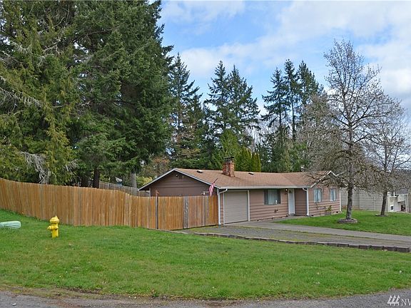 2nd image of 3034 Aspen St SE