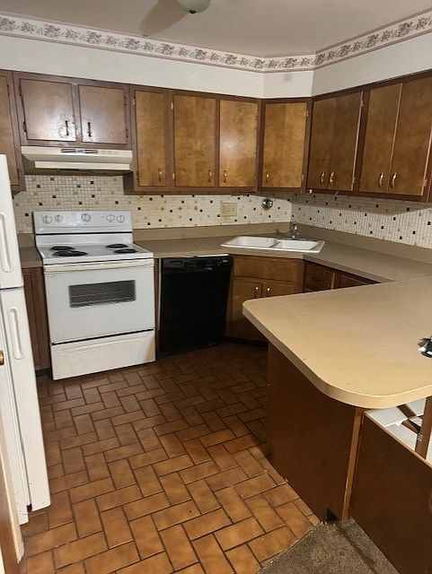 1st image of 7522 Hazelcrest Dr APT C
