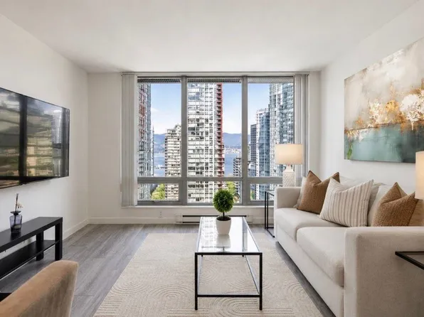 1200 Georgia St W #1803, Vancouver, BC V6E 4R2