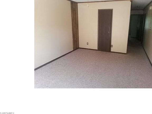 4th image of 393 Sleepy Hollow Dr