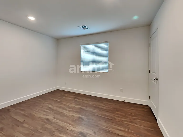 136 Charmante Tulip Ln — Photo 15