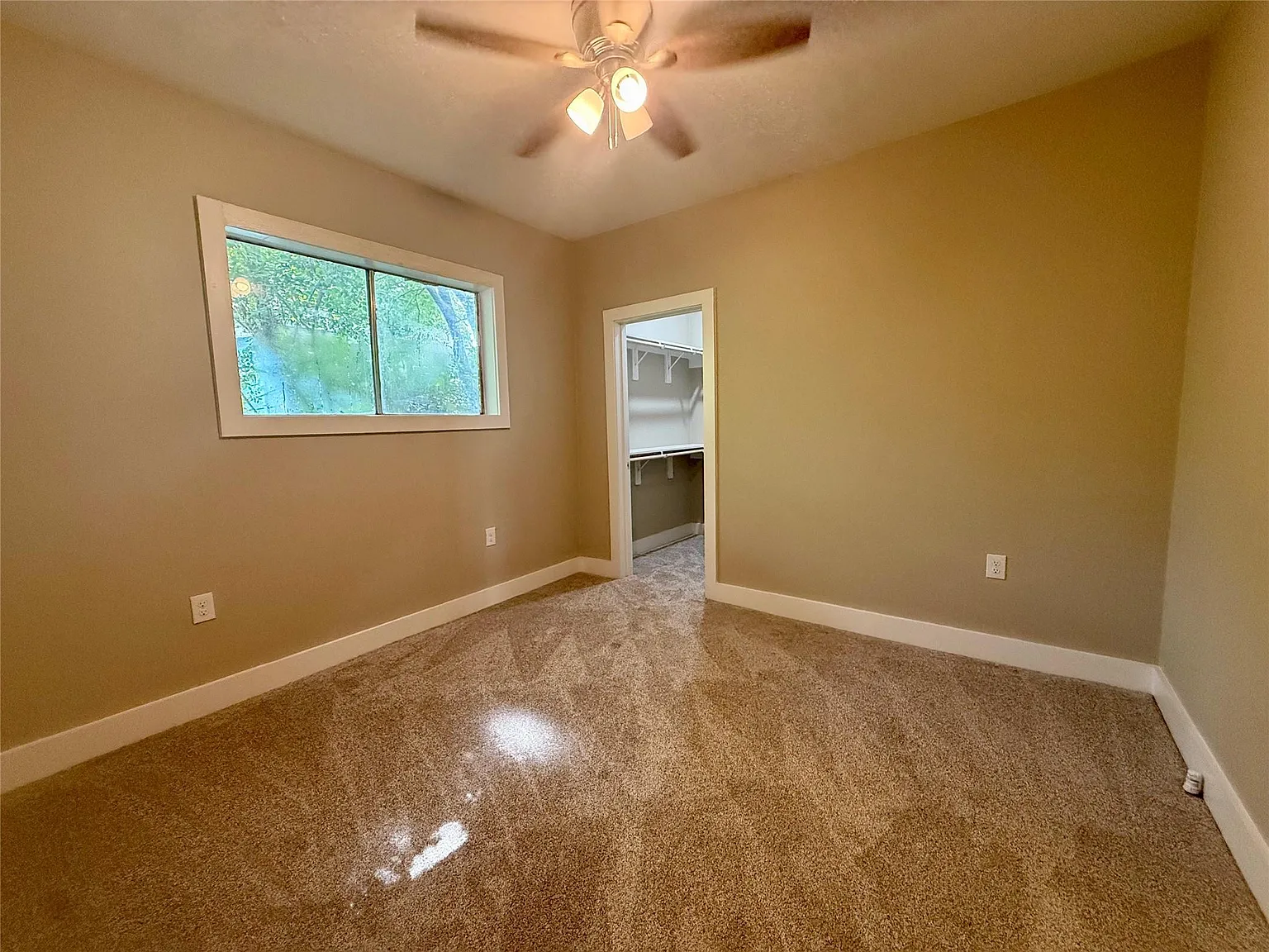 3 bed, 2.0 bath, 1216 sqft, $1,925 — Photo 3