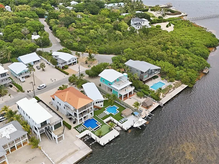 235 Tavernier Dr — Photo 36