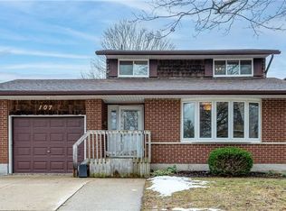 107 Dunsmere Dr, Kitchener, ON N2E 1W4