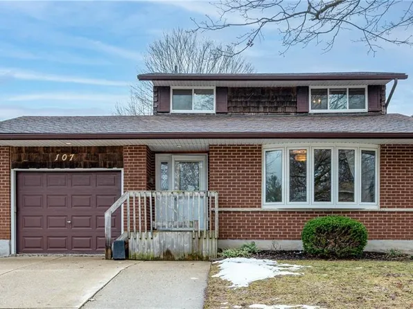 107 Dunsmere Dr, Kitchener, ON N2E 1W4