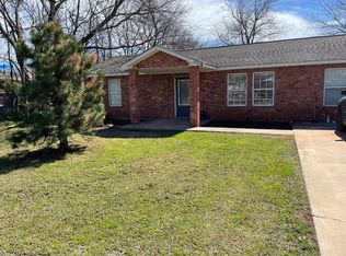 628 E Ohio St, Walters, OK 73572