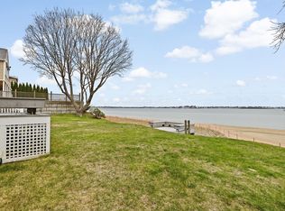 9 Regatta Rd, Weymouth, MA 02191