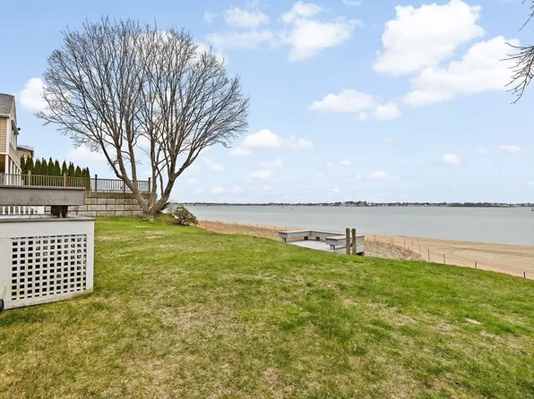 9 Regatta Rd, Weymouth, MA 02191