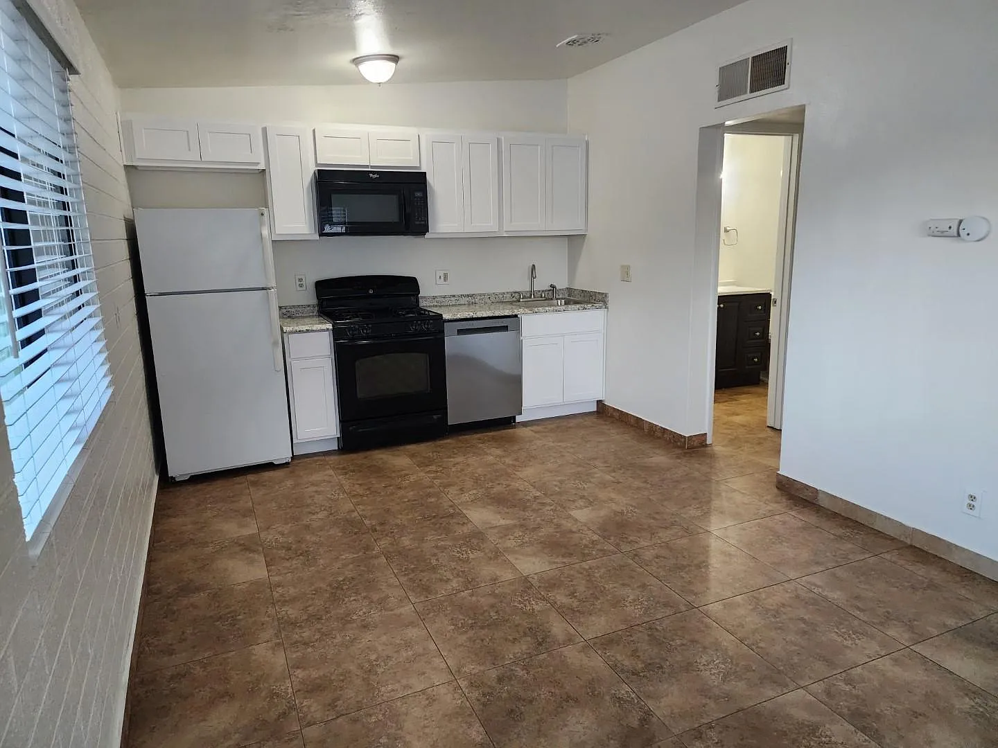 1 bed, 650 sqft, $975 — Photo 2