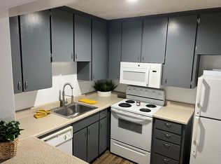 8426 Kessler St, Overland Park, KS 66212