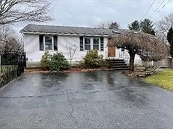 50 Elmwood St, North Andover, MA 01845