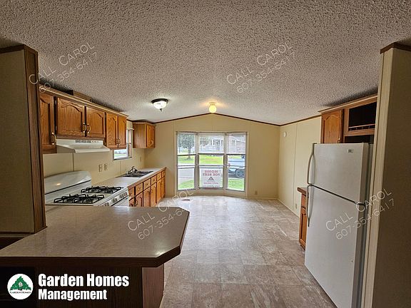 2nd image of 17 Sunnyfield Dr