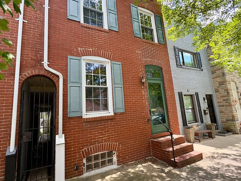 331 S Ann St — Photo 2
