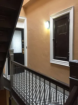 Rented by Metroline Realty | media 42