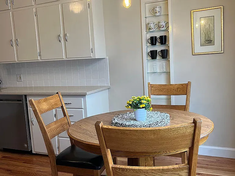 Eat in kitchen