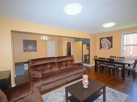 2nd image of 708 Palmer Ct APT 1E