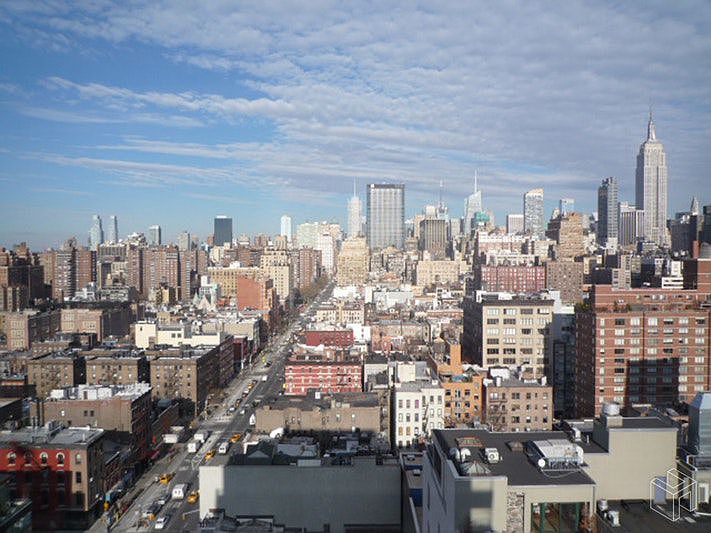 1st image of 270 W 17th St