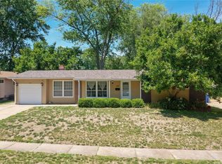2145 Crane Dr, Florissant, MO