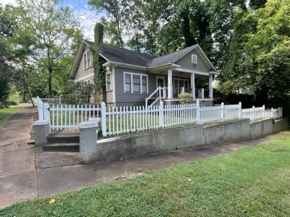401 Wesley Heights Way, Charlotte, NC 28208
