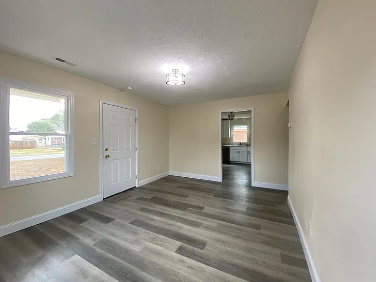 4935 Walnut Dr — Photo 8