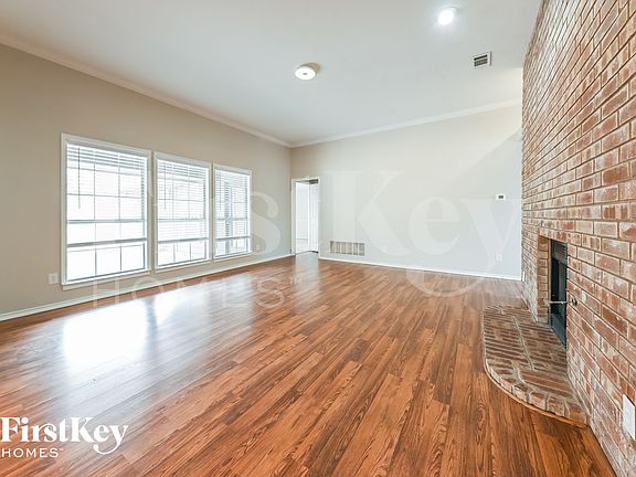 2nd image of 542 Renee Ln