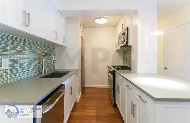 Rented by Metropolitan Property Group | media 3