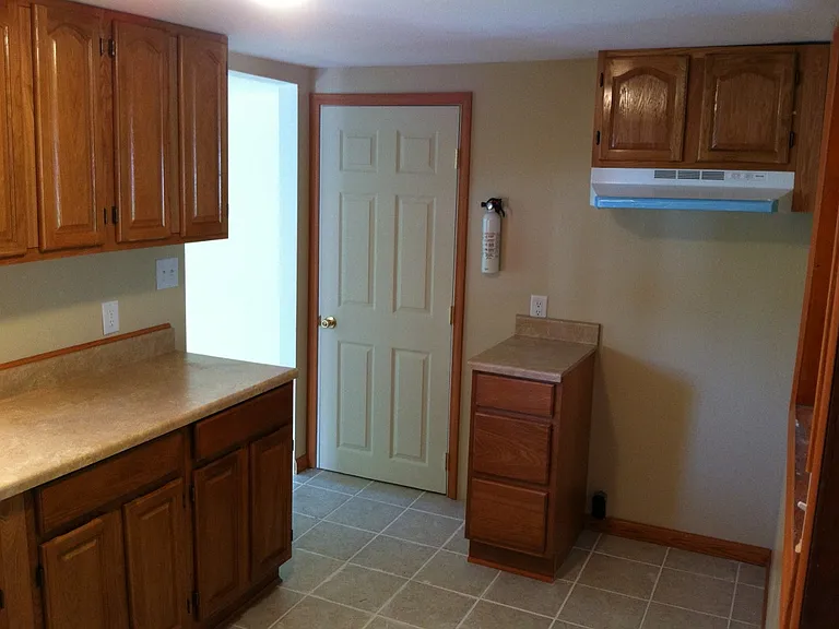 1076 W Market Streetsingle Family Home — Photo 6