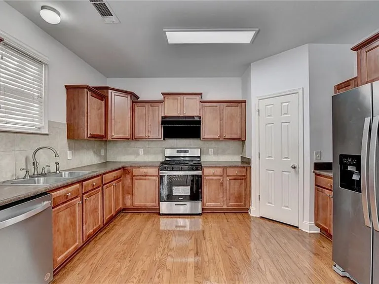 2104 Nelms Pointe Lndg — Photo 12