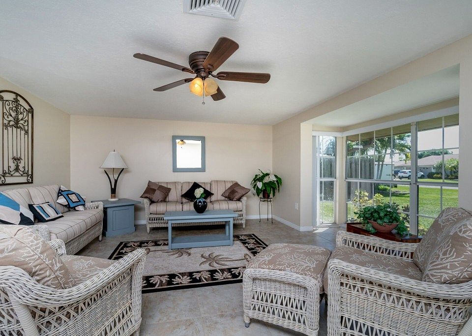 2nd image of 1753 Banyan Dr