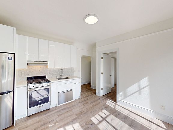 4th image of 3270 21st St #206