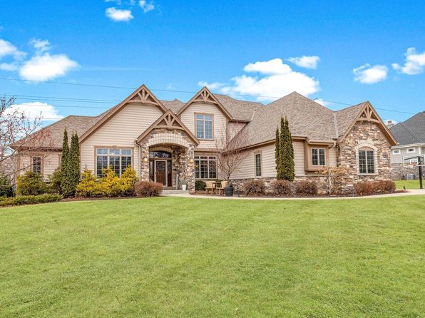 11527 North Creekside COURT, Mequon, WI 53092