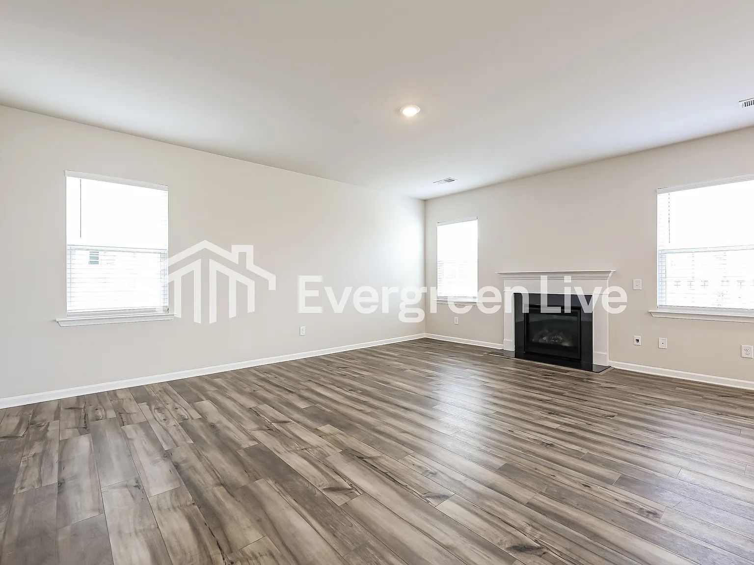 4 bed, 2.5 bath, 2158 sqft, $1,870 — Photo 4