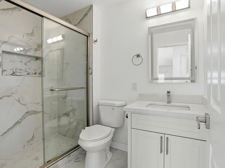 124 Erin Dr — Photo 10